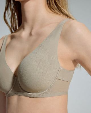 AIMER Milk Soft Support Thin Molded Cup Hidden Hole Bra
