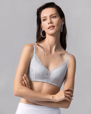 Aimer Thin Molded Bra With Breathable Hole Design