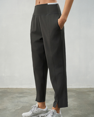 Aimer Slim Cropped Sports Pants